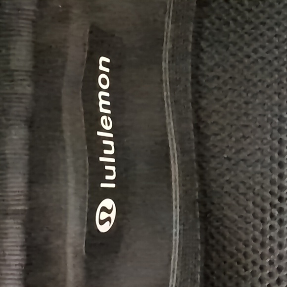 Lululemon Athletica Everywhere Woman's Belt Bag, Black. - Picture 8 of 11